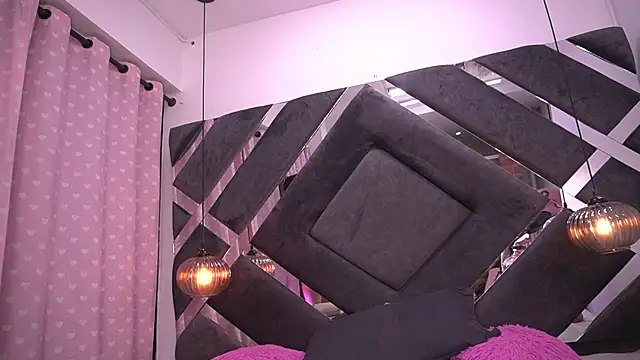 Snapshot of violeta_aroca chatting on March 6, 3:13 am violeta aroca online show from March 6, 3:13 am