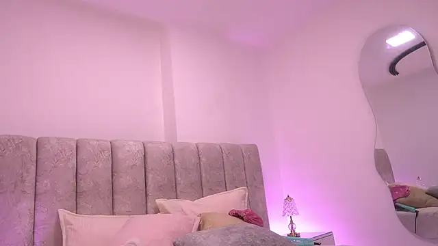 Snapshot of violeta_aroca chatting on December 2, 3:07 am violeta aroca online show from December 2, 3:07 am