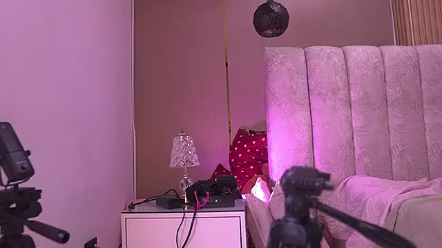 Snapshot of violeta_aroca chatting on July 8, 3:08 am violeta aroca online show from July 8, 3:08 am