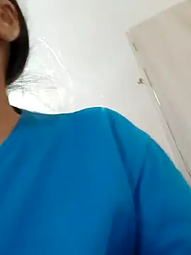 Snapshot of Zulfiya_Bruce chatting on November 15, 7:18 pm Zulfiya Bruce online show from November 15, 7:18 pm