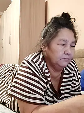 Snapshot of Zulfiya_Bruce chatting on October 19, 1:36 pm Zulfiya Bruce online show from October 19, 1:36 pm