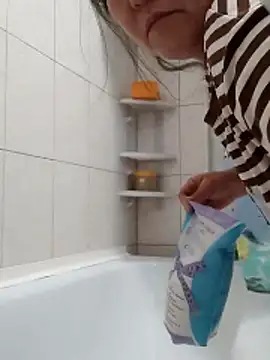 Snapshot of Zulfiya_Bruce chatting on November 1, 6:13 pm Zulfiya Bruce online show from November 1, 6:13 pm