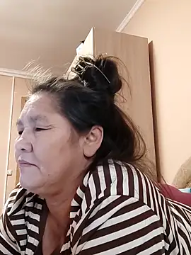 Snapshot of Zulfiya_Bruce chatting on October 20, 1:40 am Zulfiya Bruce online show from October 20, 1:40 am