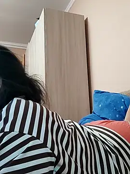 Snapshot of Zulfiya_Bruce chatting on October 27, 9:54 am Zulfiya Bruce online show from October 27, 9:54 am