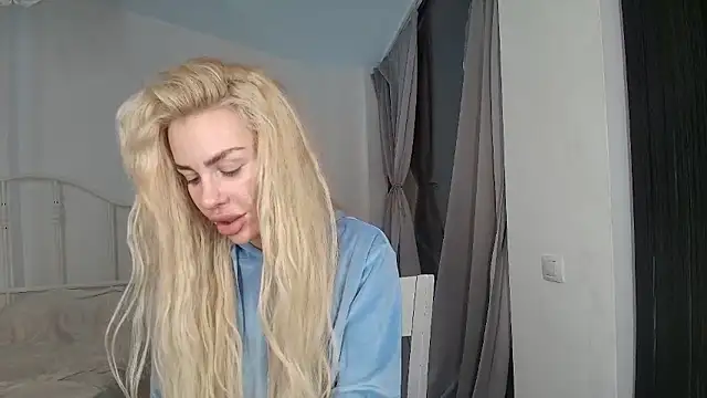 Snapshot of Roshana16 chatting on January 16, 8:57 pm Roshana16 online show from January 16, 8:57 pm