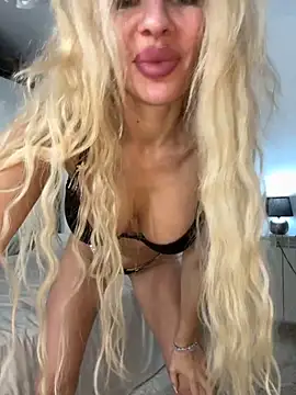 Snapshot of Roshana16 chatting on November 12, 8:56 pm Roshana16 online show from November 12, 8:56 pm