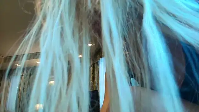 Snapshot of Roshana16 chatting on February 8, 3:10 pm Roshana16 online show from February 8, 3:10 pm