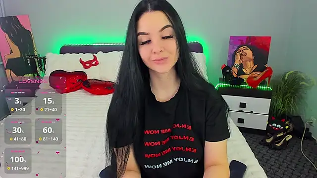 Snapshot of KeiraChoCo chatting on November 6, 7:51 pm KeiraChoCo online show from November 6, 7:51 pm