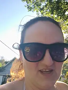slutty-milf420 online show from June 30, 11:38 pm