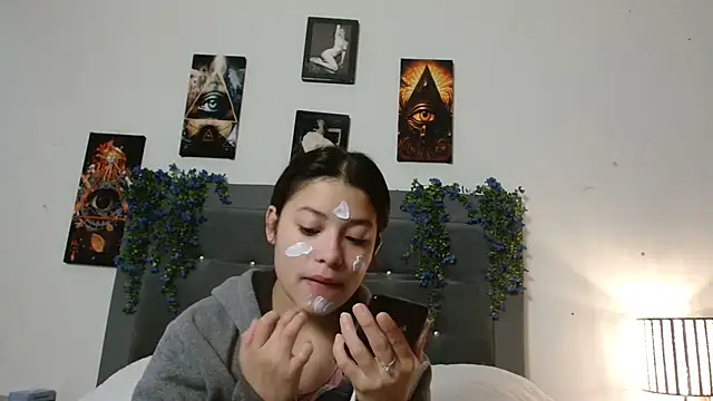 3littleschoolteens online show from December 22, 6:08 pm