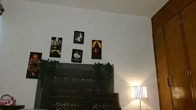 3littleschoolteens online show from December 18, 8:23 pm