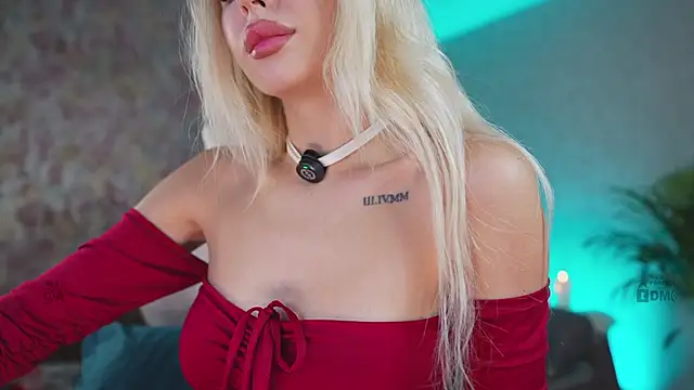 Snapshot of misstics_ chatting on November 25, 10:32 pm misstics online show from November 25, 10:32 pm