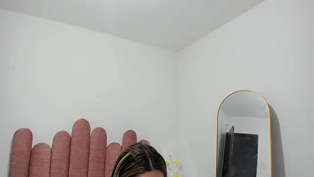 ISABELLASSMITH online show from January 30, 10:41 pm