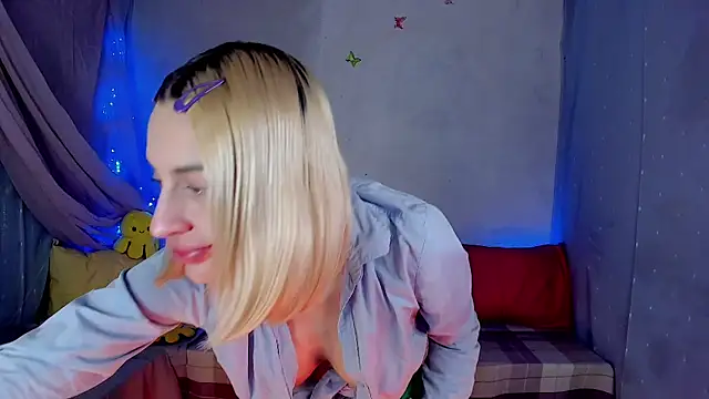 LickLizzy online show from February 25, 10:31 pm