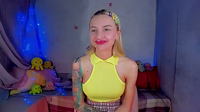 LickLizzy online show from February 16, 10:18 pm