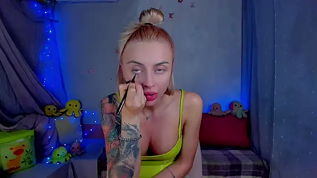 LickLizzy online show from March 17, 10:13 pm