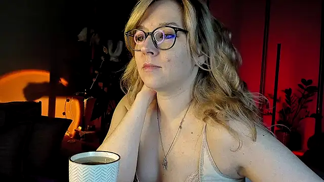 Snapshot of 5_in_one chatting on December 5, 4:48 am 5 in one online show from December 5, 4:48 am