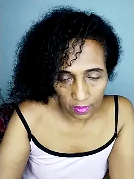 Snapshot of Aishamara chatting on December 1, 7:53 am Aishamara online show from December 1, 7:53 am