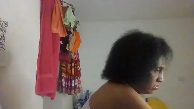 Snapshot of Aishamara chatting on October 18, 10:28 am Aishamara online show from October 18, 10:28 am