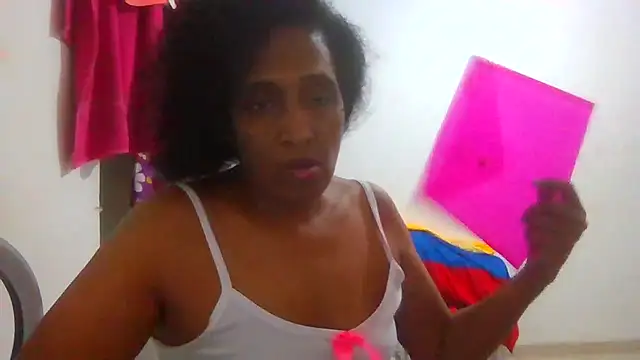Snapshot of Aishamara chatting on October 3, 2:26 am Aishamara online show from October 3, 2:26 am