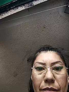 Snapshot of LaInsaciableIntensa chatting on November 19, 9:04 pm LaInsaciableIntensa online show from November 19, 9:04 pm