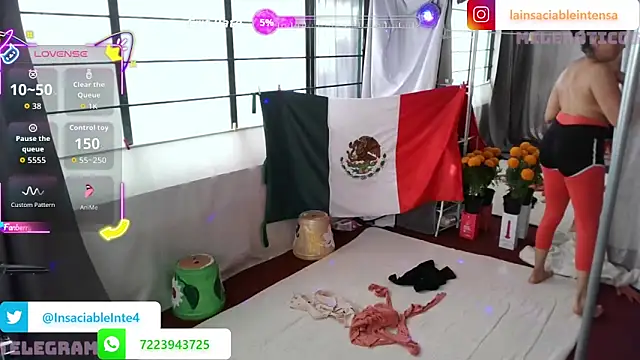 Snapshot of LaInsaciableIntensa chatting on November 1, 2:33 pm LaInsaciableIntensa online show from November 1, 2:33 pm