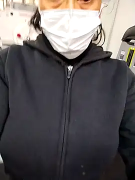 LaInsaciableIntensa online show from December 5, 4:38 pm