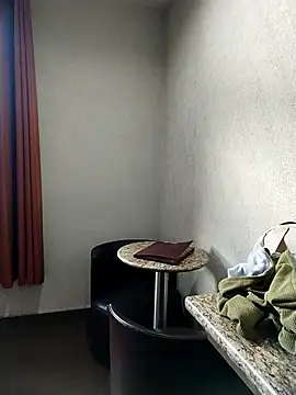 LaInsaciableIntensa online show from January 18, 11:41 pm