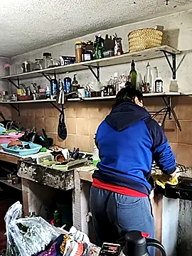 LaInsaciableIntensa online show from January 15, 7:28 pm