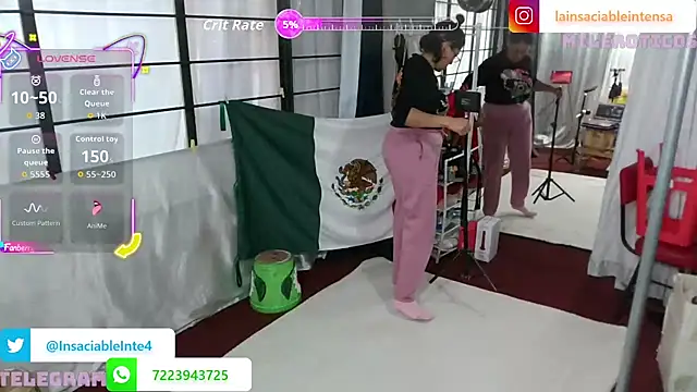 Snapshot of LaInsaciableIntensa chatting on October 31, 9:54 pm LaInsaciableIntensa online show from October 31, 9:54 pm