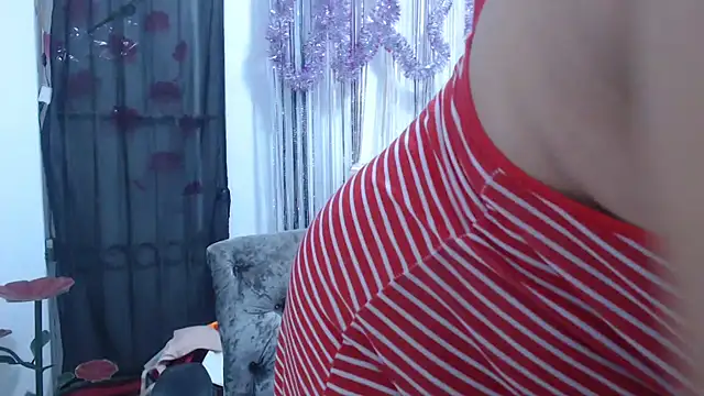 Snapshot of heyline_milf chatting on February 17, 9:00 pm heyline milf online show from February 17, 9:00 pm