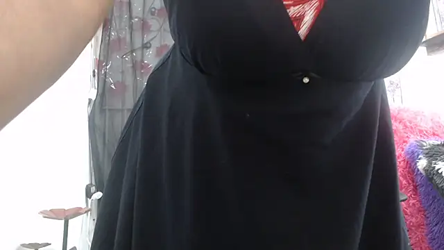 Snapshot of heyline_milf chatting on March 13, 11:05 pm heyline milf online show from March 13, 11:05 pm
