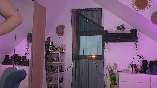 Amaliamour online show from March 1, 5:29 am