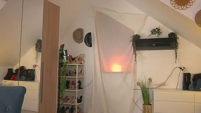 Amaliamour online show from February 12, 4:56 am