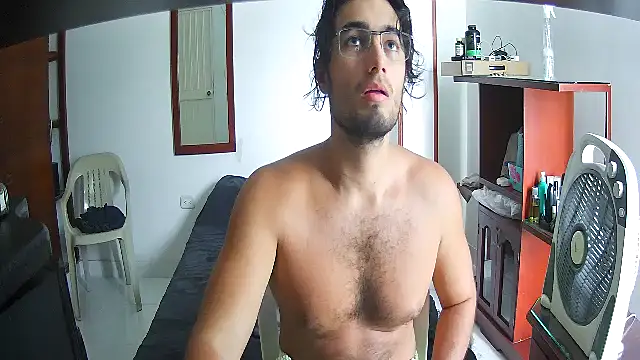 Snapshot of lechero226 chatting on November 26, 8:31 pm lechero226 online show from November 26, 8:31 pm