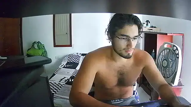 Snapshot of lechero226 chatting on December 2, 7:48 pm lechero226 online show from December 2, 7:48 pm