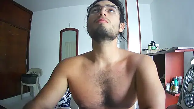 Snapshot of lechero226 chatting on December 5, 7:45 pm lechero226 online show from December 5, 7:45 pm