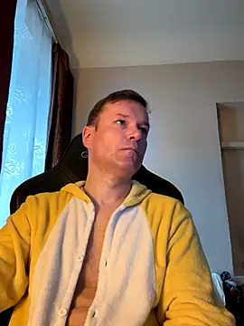 Snapshot of Leonuri chatting on November 24, 10:26 am Leonuri online show from November 24, 10:26 am