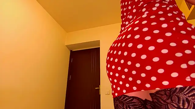 purpleariellx online show from May 30, 12:06 am