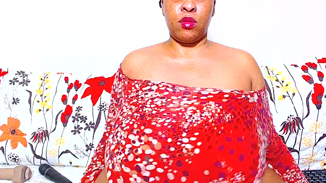 Snapshot of Ebonylovelyx chatting on October 25, 12:43 am Ebonylovelyx online show from October 25, 12:43 am