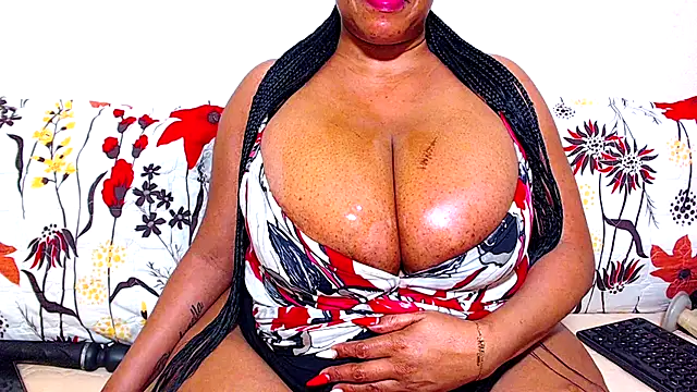 Snapshot of Ebonylovelyx chatting on November 16, 5:34 am Ebonylovelyx online show from November 16, 5:34 am