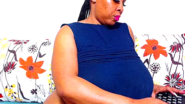 Snapshot of Ebonylovelyx chatting on November 23, 12:48 pm Ebonylovelyx online show from November 23, 12:48 pm