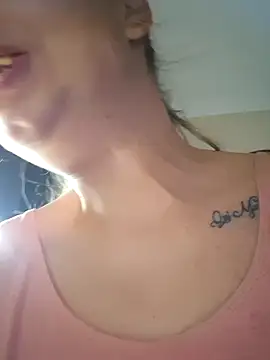 Snapshot of Keli_Jessi chatting on February 7, 6:16 pm Keli Jessi online show from February 7, 6:16 pm