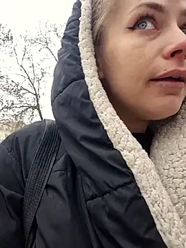 Snapshot of Keli_Jessi chatting on February 21, 1:13 pm Keli Jessi online show from February 21, 1:13 pm