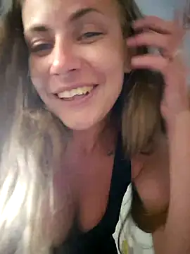 Snapshot of Keli_Jessi chatting on June 12, 8:39 pm Keli Jessi online show from June 12, 8:39 pm