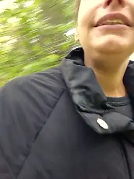 Snapshot of Keli_Jessi chatting on October 23, 12:26 pm Keli Jessi online show from October 23, 12:26 pm