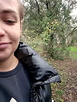 Snapshot of Keli_Jessi chatting on December 4, 1:10 pm Keli Jessi online show from December 4, 1:10 pm