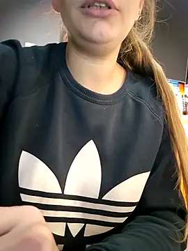 Snapshot of Keli_Jessi chatting on November 1, 7:41 pm Keli Jessi online show from November 1, 7:41 pm