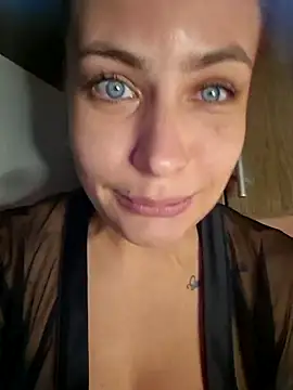 Snapshot of Keli_Jessi chatting on January 12, 5:42 pm Keli Jessi online show from January 12, 5:42 pm