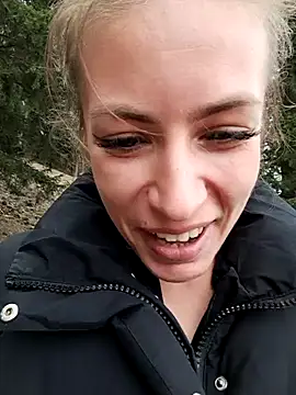 Snapshot of Keli_Jessi chatting on March 22, 12:46 pm Keli Jessi online show from March 22, 12:46 pm